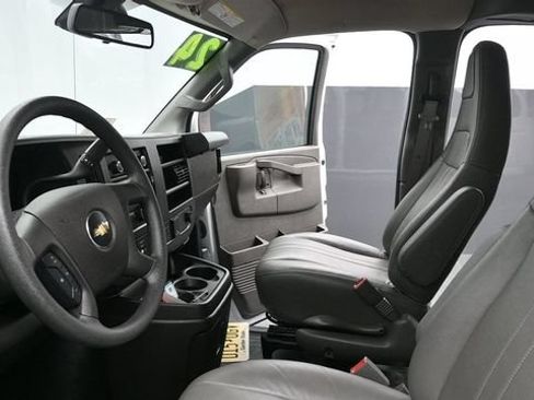 Used 2024 Chevrolet Express 3500 LS RWD image 23