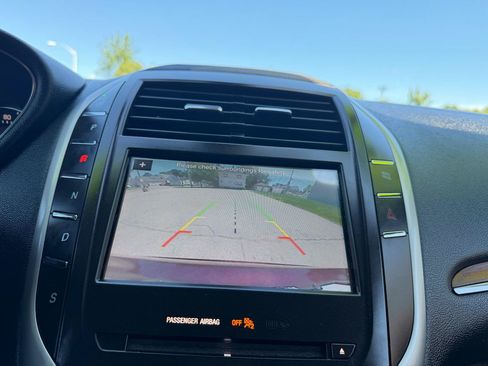 Used 2018 Lincoln MKC Select w/ Select Plus Package AWD/4WD image 13