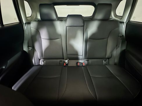 Used 2023 Toyota Corolla Cross XLE w/ Convenience Package FWD image 30