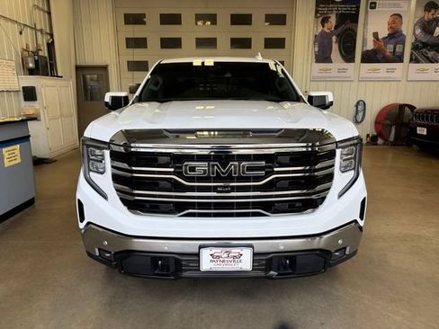 Used 2022 GMC Sierra 1500 SLT w/ SLT Premium Plus Package AWD/4WD image 3