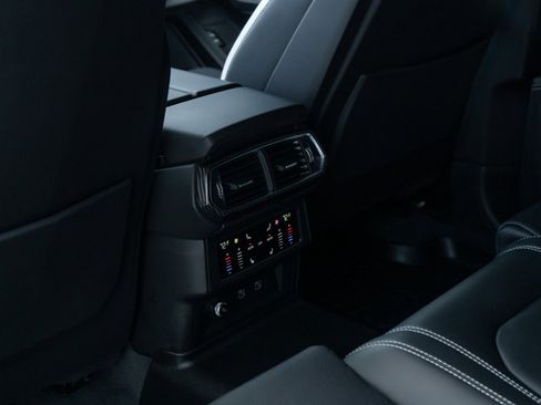 Used 2024 Lamborghini Urus S image 34