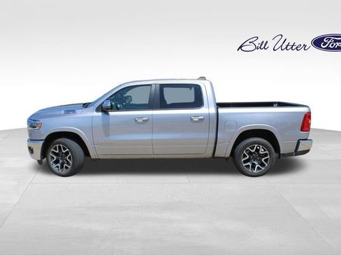 Used 2025 RAM 1500 Laramie AWD/4WD image 8