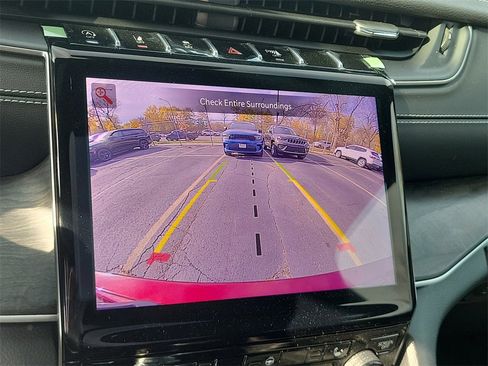 Certified 2025 Jeep Grand Cherokee Limited w/ Black Appearance Package image 25