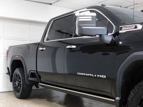Used 2021 GMC Sierra 3500 Denali w/ Denali Ultimate Package AWD/4WD image 11