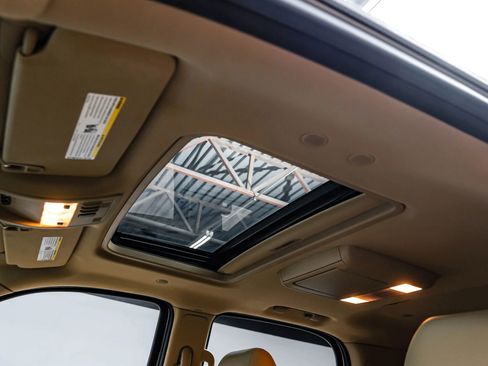 Used 2012 Cadillac Escalade Premium AWD/4WD image 5