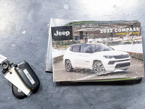 Used 2022 Jeep Compass Limited AWD/4WD image 70