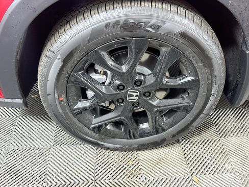 Certified 2025 Honda HR-V Sport image 23