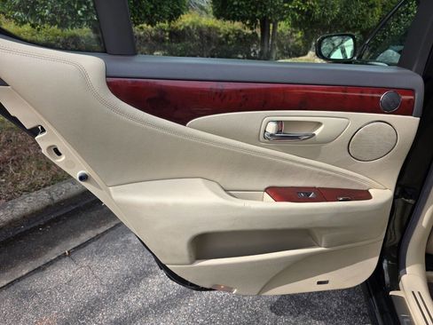 Used 2010 Lexus LS 460 image 29