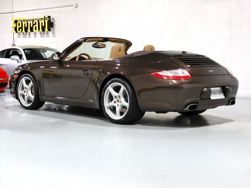 Used 2011 Porsche 911 Cabriolet image 32