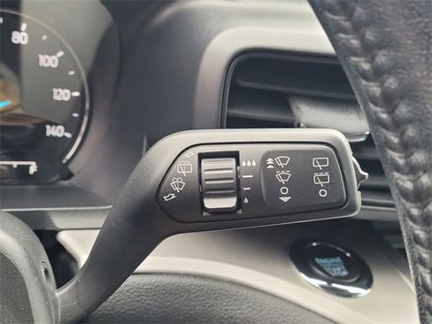 Used 2022 Ford Explorer XLT image 18