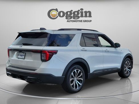 New 2026 Ford Explorer ST-Line w/ Premium Package image 4