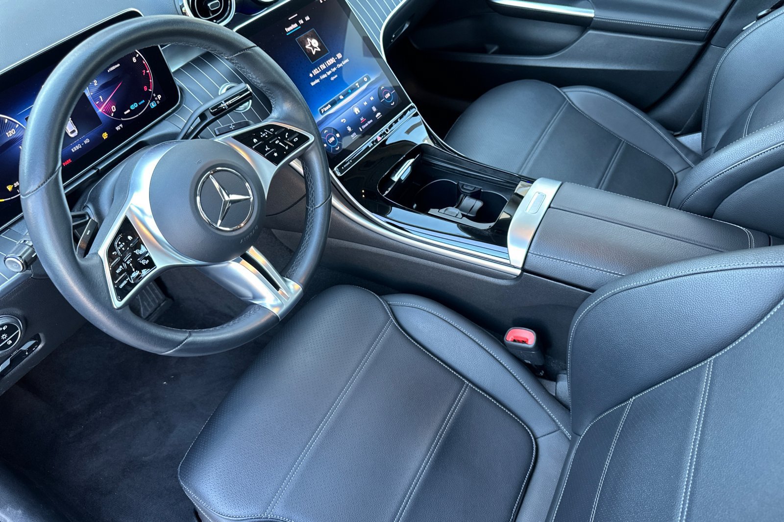 Used 2022 Mercedes-Benz C 300 Sedan image 10