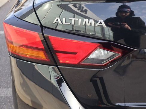 Certified 2025 Nissan Altima 2.5 S FWD image 28