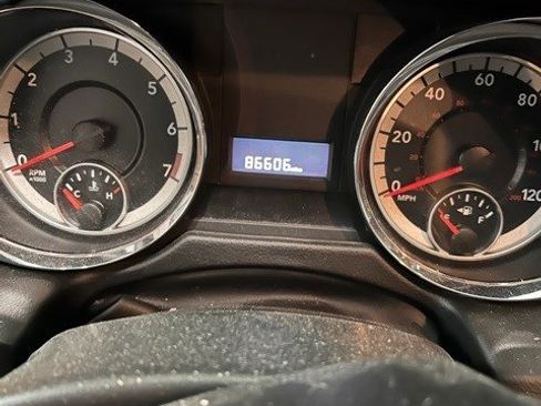 Used 2019 Dodge Grand Caravan SXT image 10