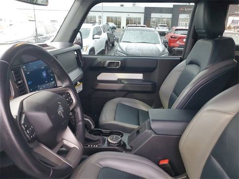 Used 2023 Ford Bronco Outer Banks image 11