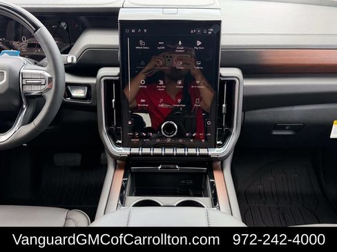 New 2026 GMC Yukon Denali w/ Denali Reserve Package AWD/4WD image 13