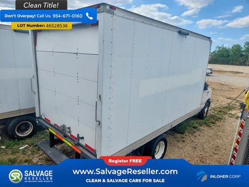 Used 2013 Ford E-350 and Econoline 350 Super Duty w/ Payload Pkg RWD image 4