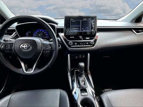 Used 2022 Toyota Corolla Cross XLE FWD image 7