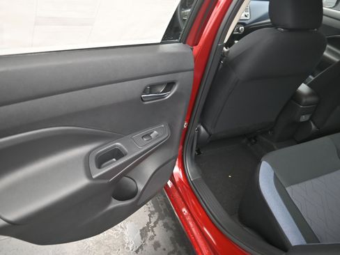 Certified 2025 Nissan Versa SV w/ Trunk Package image 17