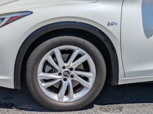 Used 2018 INFINITI QX30 image 14