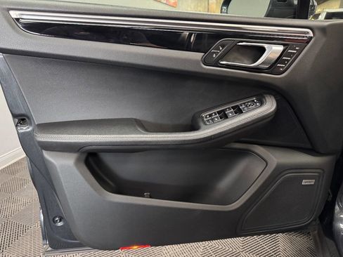 Used 2018 Porsche Macan S image 37