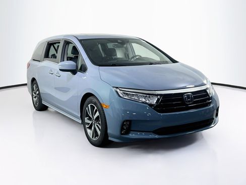 Used 2023 Honda Odyssey Touring image 3