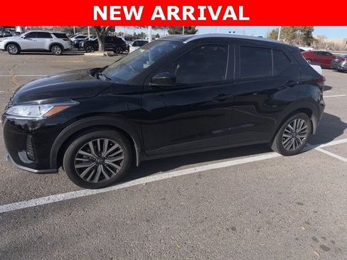 Certified 2024 Nissan Kicks SV image 3