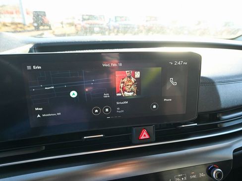 Used 2025 Kia Carnival SX Prestige image 36