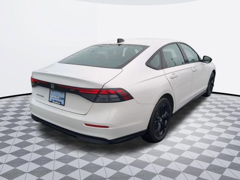 Used 2025 Honda Accord SE image 9