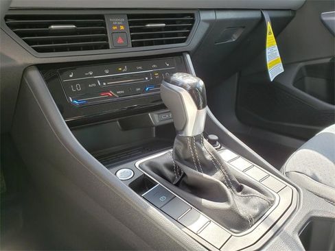 New 2025 Volkswagen Jetta SE image 11