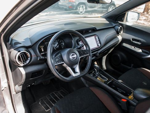 Used 2024 Nissan Kicks SR FWD image 8