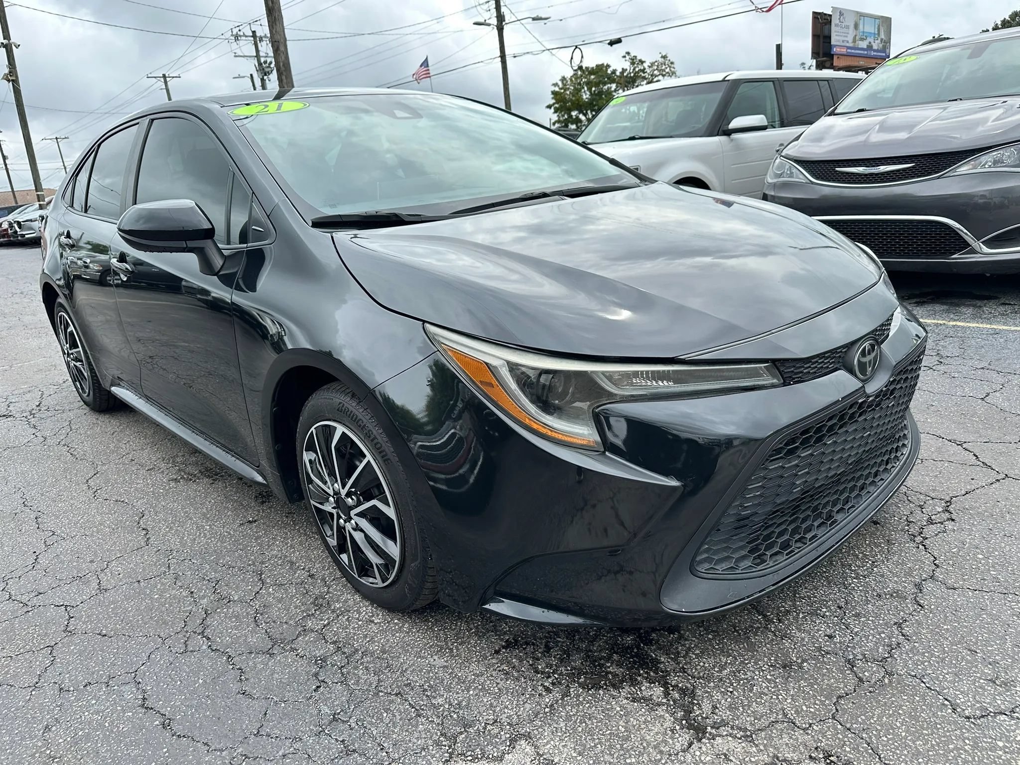 Used 2021 Toyota Corolla LE FWD image 4