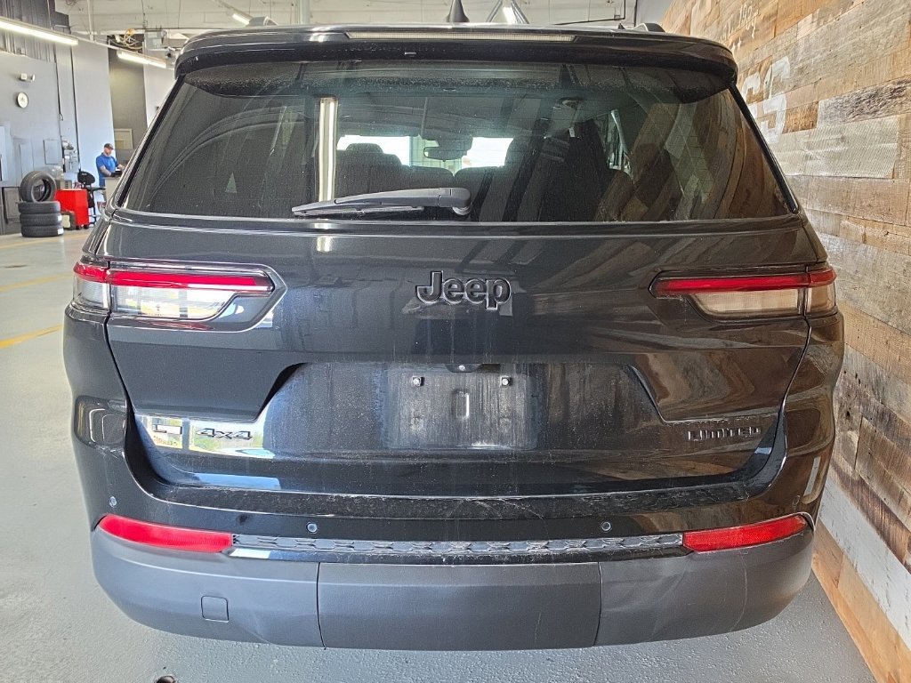 Used 2022 Jeep Grand Cherokee L Limited w/ Black Appearance Package AWD/4WD image 24