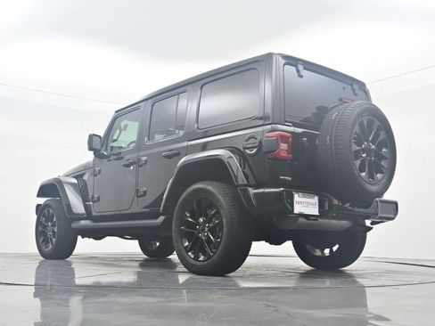 Used 2021 Jeep Wrangler Unlimited Sahara AWD/4WD image 32