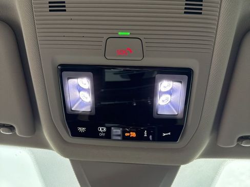 Certified 2024 Volkswagen Atlas SE image 31