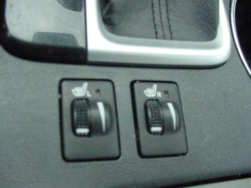 Used 2019 Toyota Highlander XLE image 21