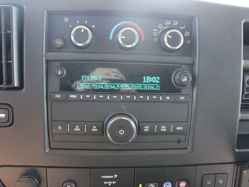 Used 2024 Chevrolet Express 3500 LT w/ LT Preferred Equipment Group RWD image 38