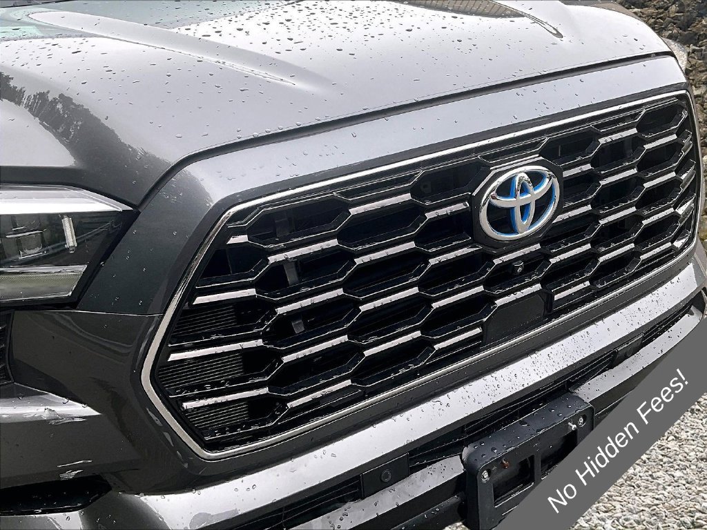Used 2023 Toyota Sequoia Platinum AWD/4WD image 25