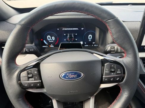 Used 2025 Ford Explorer ST-Line w/ ST-Line Street Pack image 22