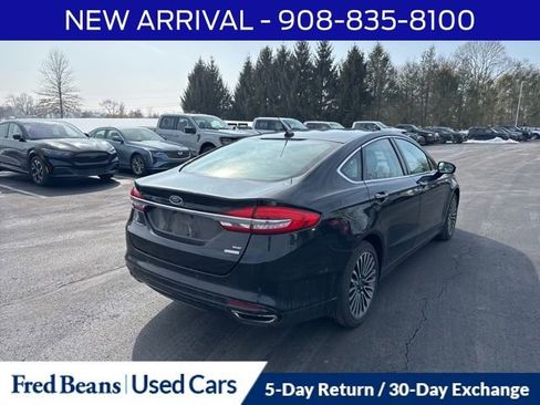 Used 2017 Ford Fusion SE w/ Fusion SE Technology Package image 8