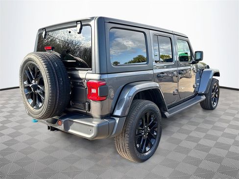 Used 2022 Jeep Wrangler Unlimited Sahara w/ Dual Top Group image 6