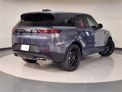 Used 2025 Land Rover Range Rover Sport SE image 2