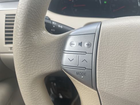 Used 2005 Toyota Avalon XLS FWD image 15