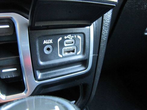 Used 2024 Jeep Wrangler Unlimited AWD/4WD image 39