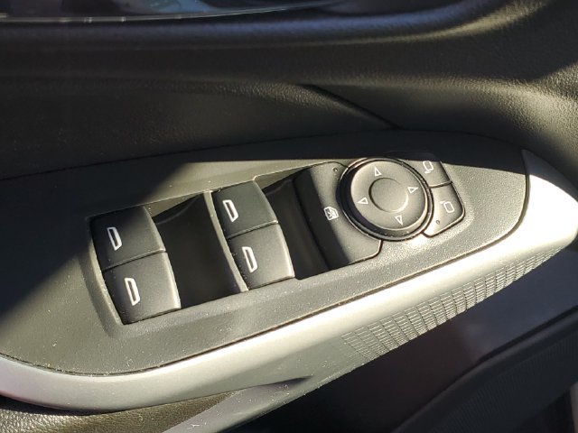 Certified 2024 Chevrolet Trax RS w/ Sunroof Package FWD image 14