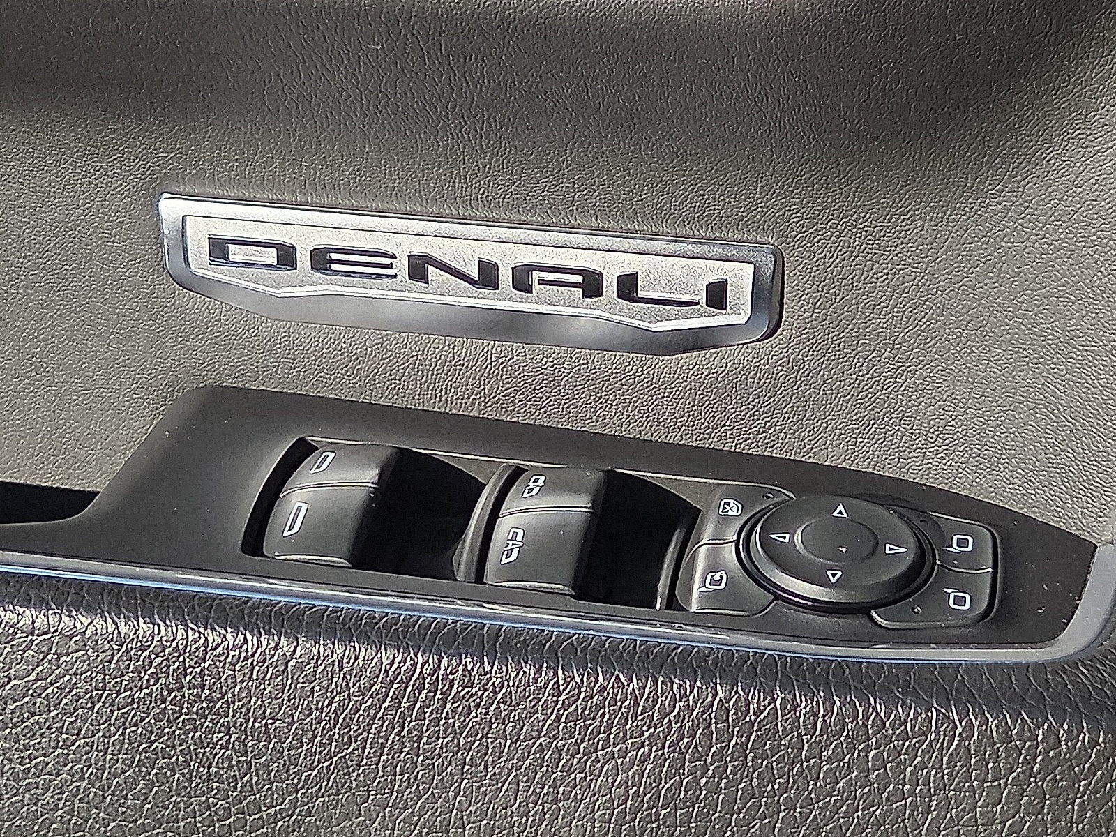 Used 2023 GMC Sierra 1500 Denali AWD/4WD image 25
