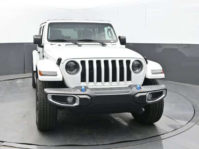 Used 2023 Jeep Wrangler Unlimited Sahara w/ Cold Weather Group AWD/4WD image 8
