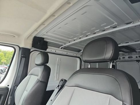 Used 2025 RAM ProMaster 2500 w/ Convenience Group FWD image 16