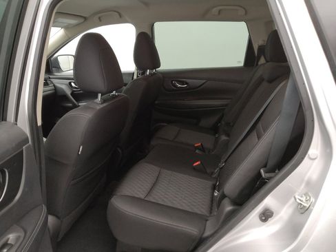 Used 2020 Nissan Rogue SV FWD image 18