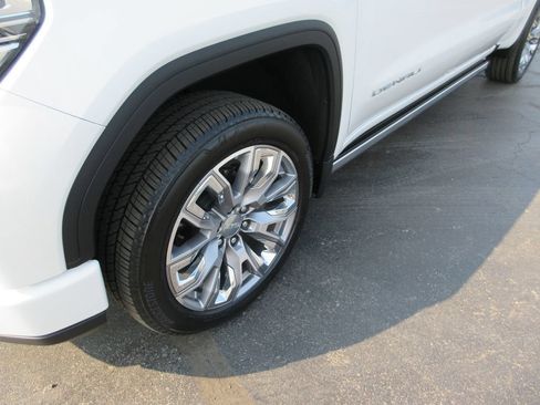 Certified 2025 GMC Sierra 1500 Denali w/ Denali Reserve Package AWD/4WD image 13